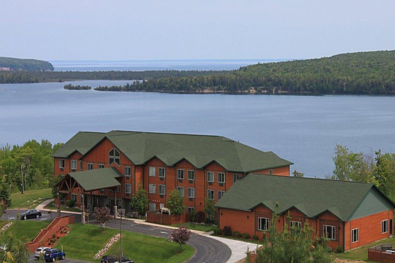 Holiday Inn Express Munising-Lakeview, An Ihg Hotel Extérieur photo