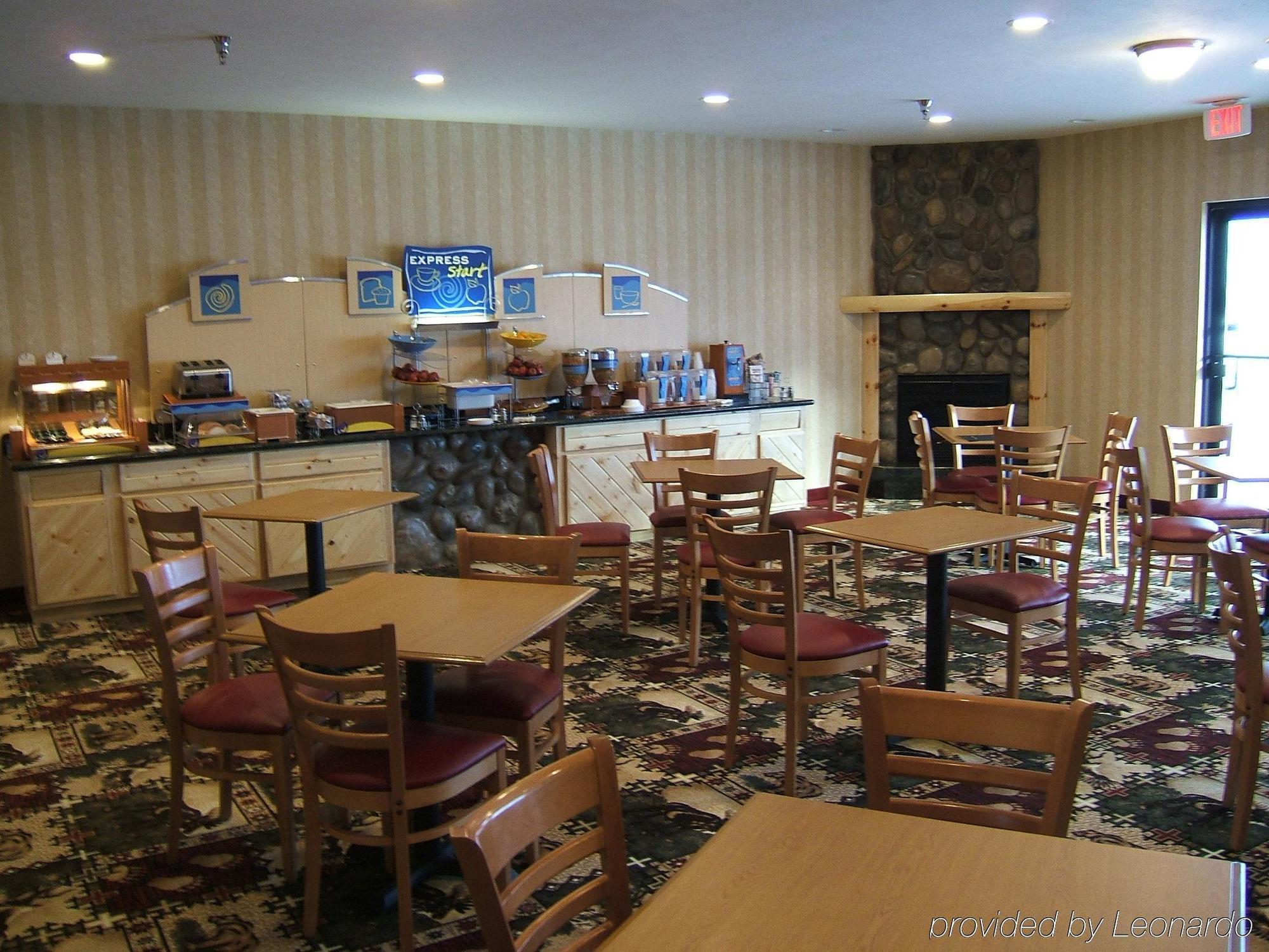 Holiday Inn Express Munising-Lakeview, An Ihg Hotel Restaurant photo