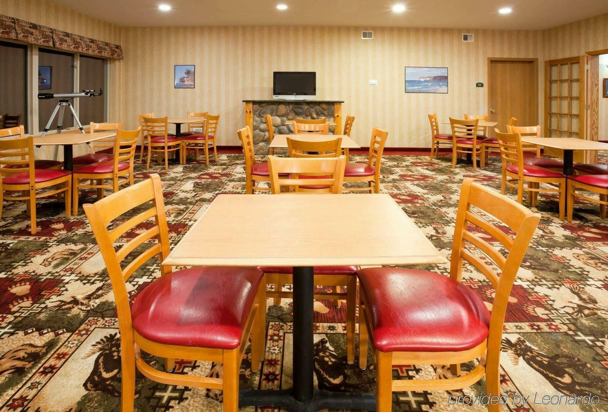 Holiday Inn Express Munising-Lakeview, An Ihg Hotel Extérieur photo