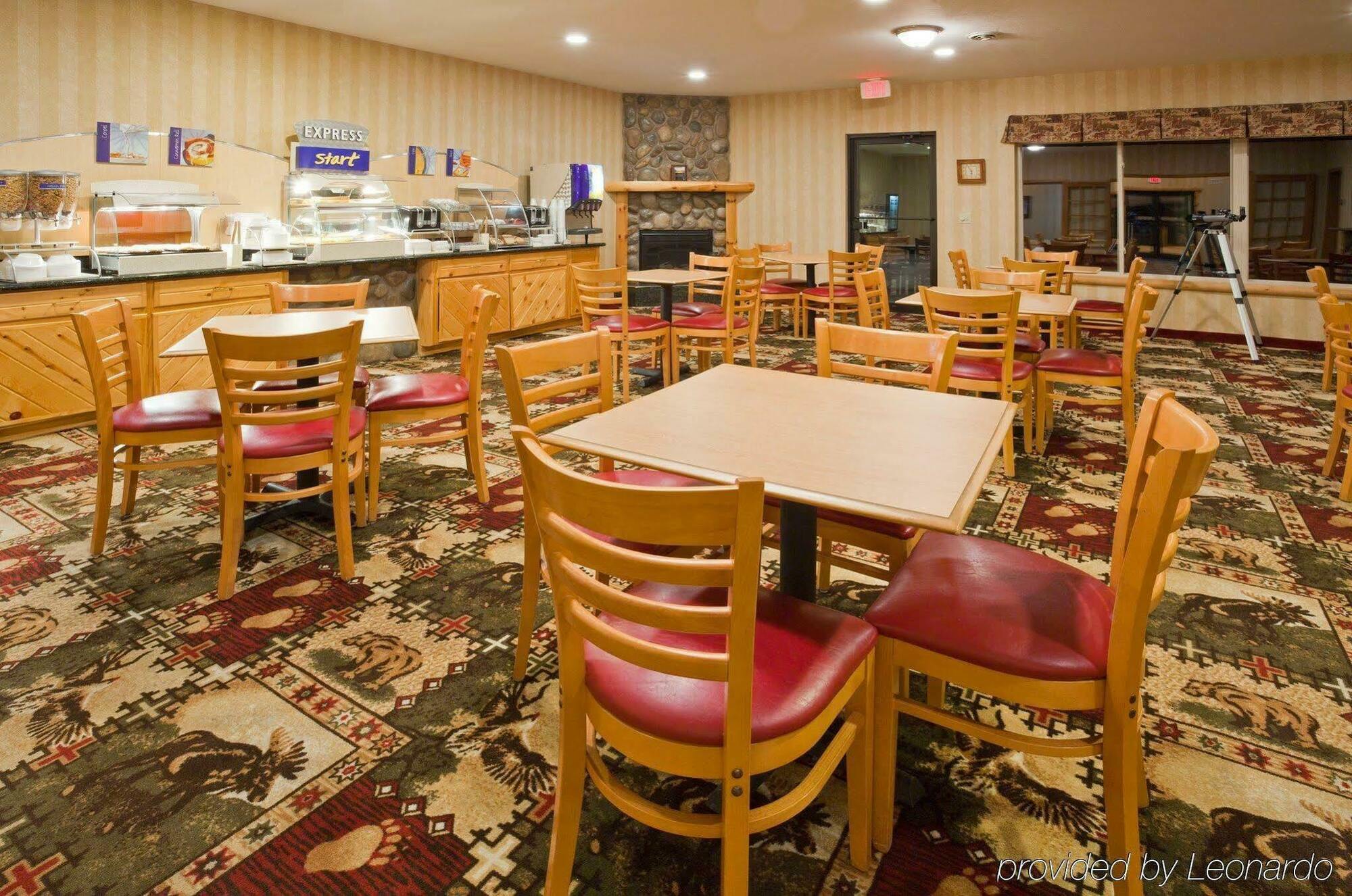 Holiday Inn Express Munising-Lakeview, An Ihg Hotel Restaurant photo
